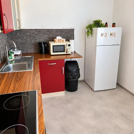 Zum Wohlfuehlen, Grosszuegig Und Zentral In Apartament